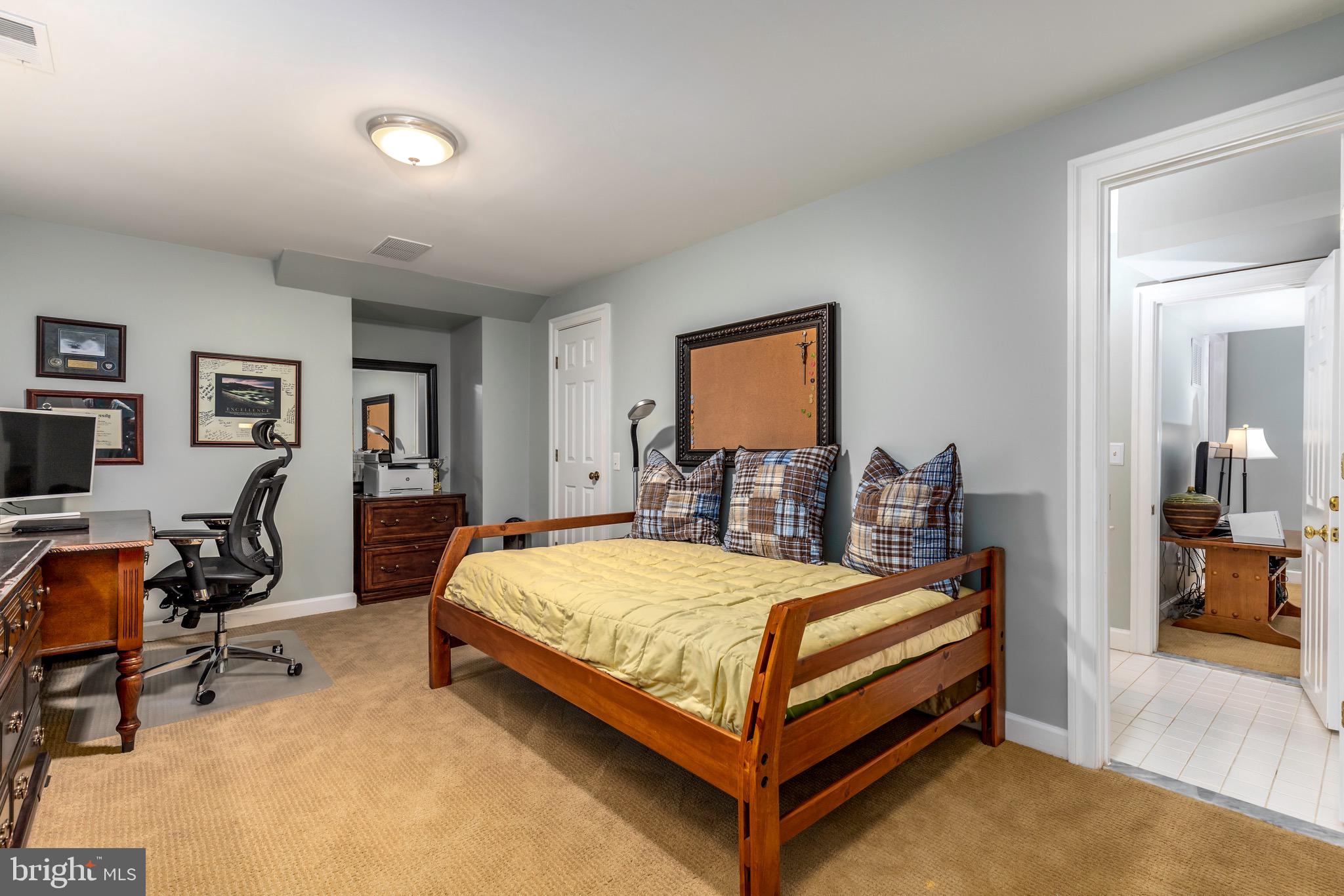 9736 Hidden Valley Road Vienna, VA 22181 - Photo 34 of 39 Gallery Image 34