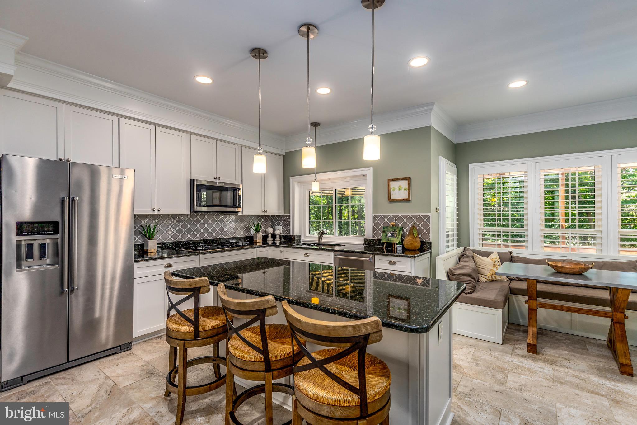 9736 Hidden Valley Road Vienna, VA 22181 - Photo 7 of 39 Gallery Image 7