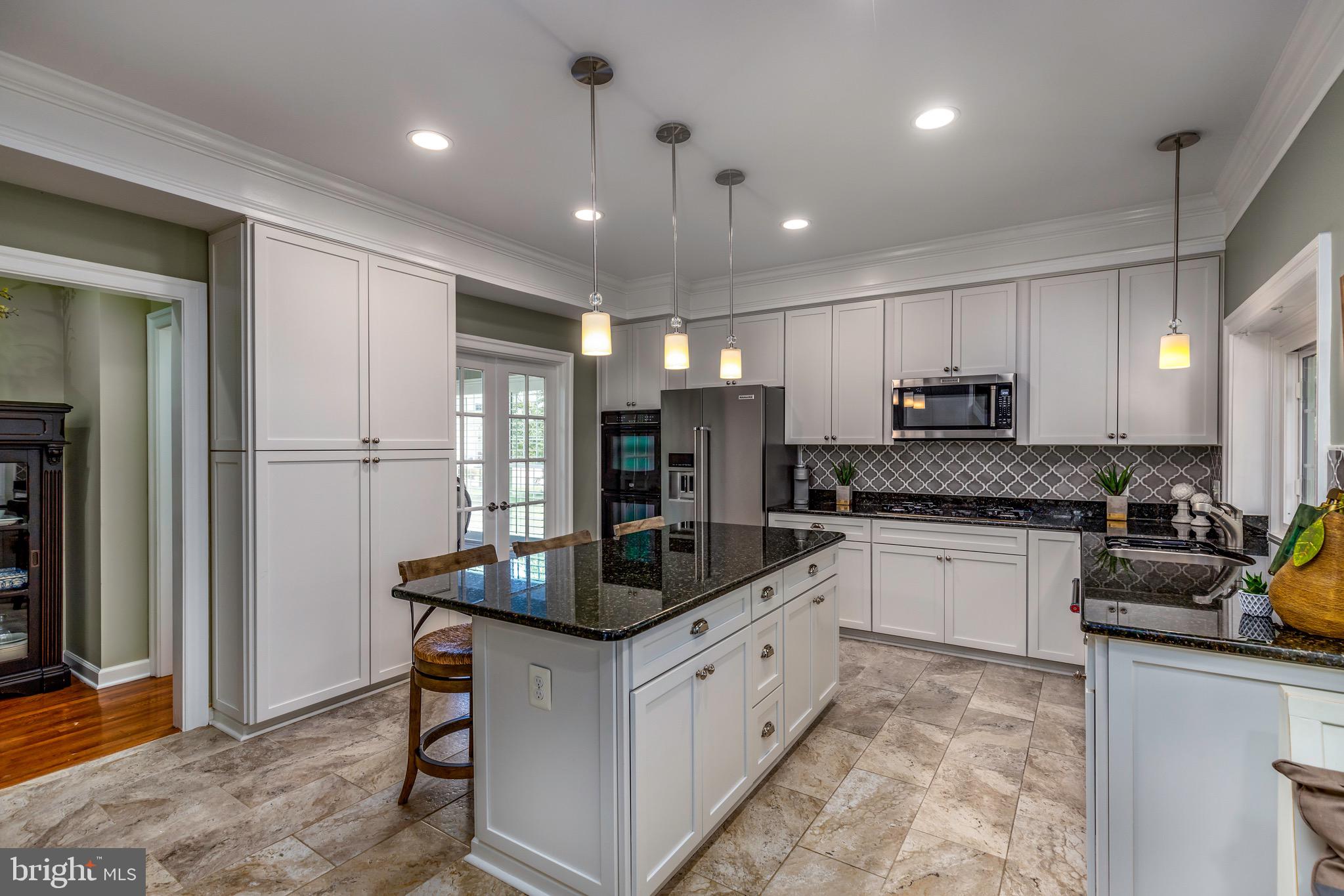 9736 Hidden Valley Road Vienna, VA 22181 - Photo 8 of 39 Gallery Image 8