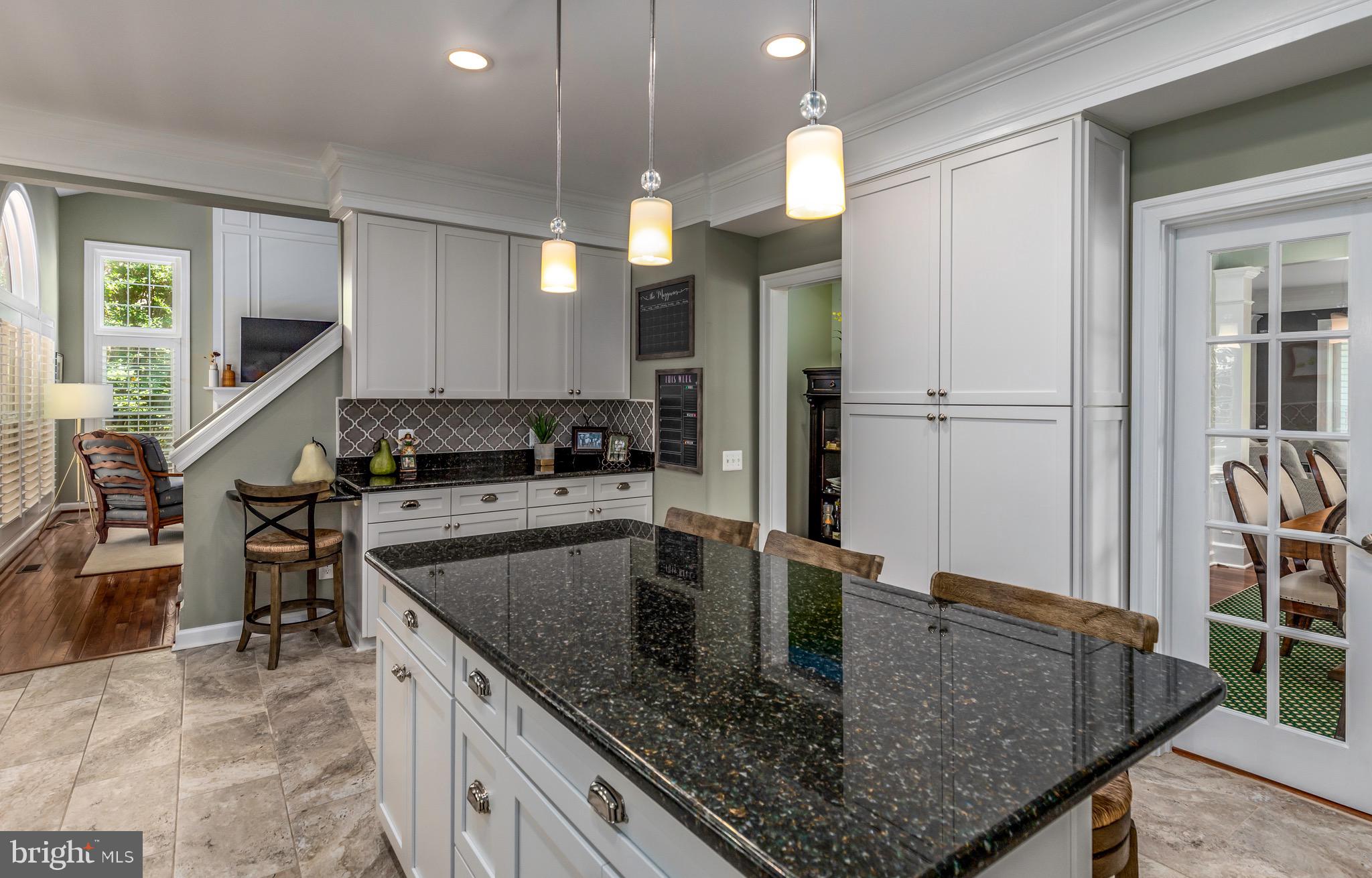 9736 Hidden Valley Road Vienna, VA 22181 - Photo 9 of 39 Gallery Image 9
