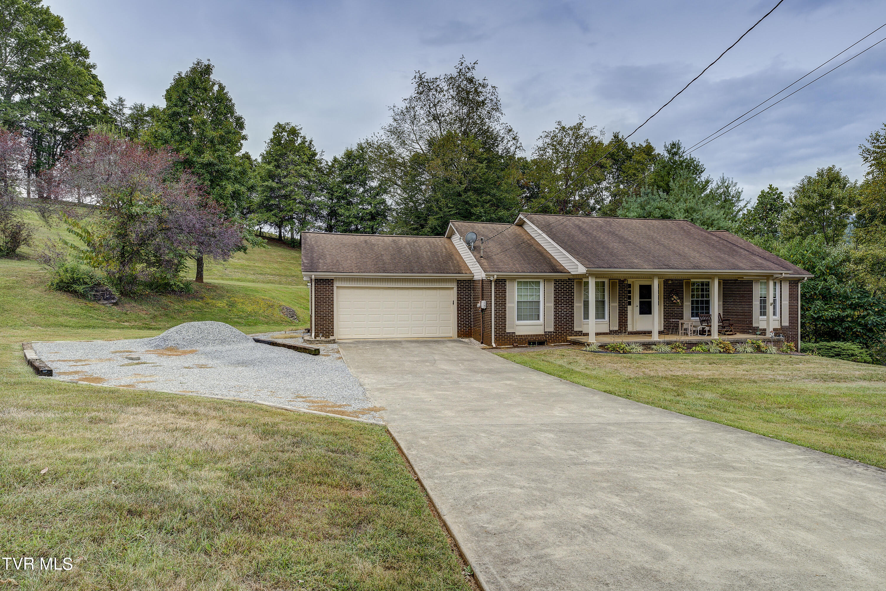 122 Unaka Subdivision Road Elizabethton, TN 37643 - Photo 2 of 46 Unaka-43