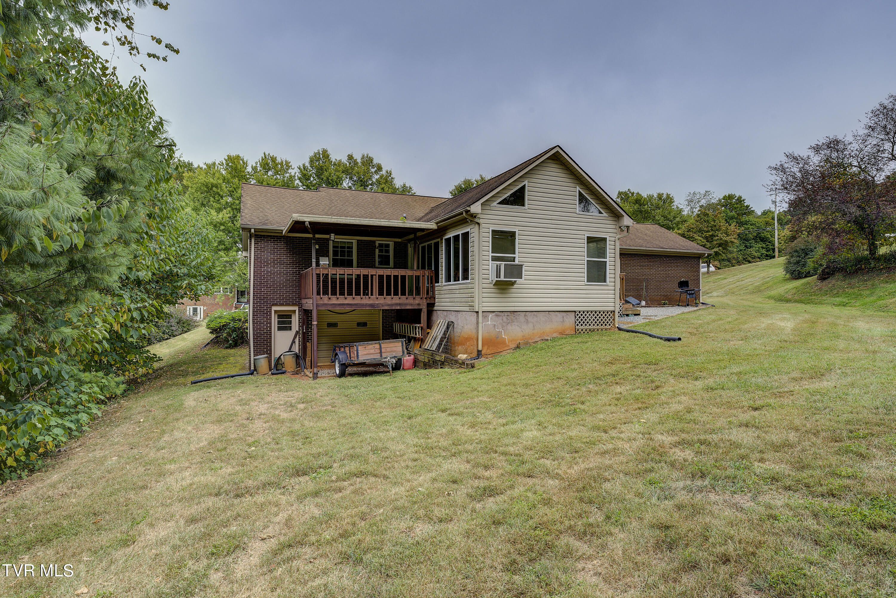 122 Unaka Subdivision Road Elizabethton, TN 37643 - Photo 29 of 46 Unaka-33