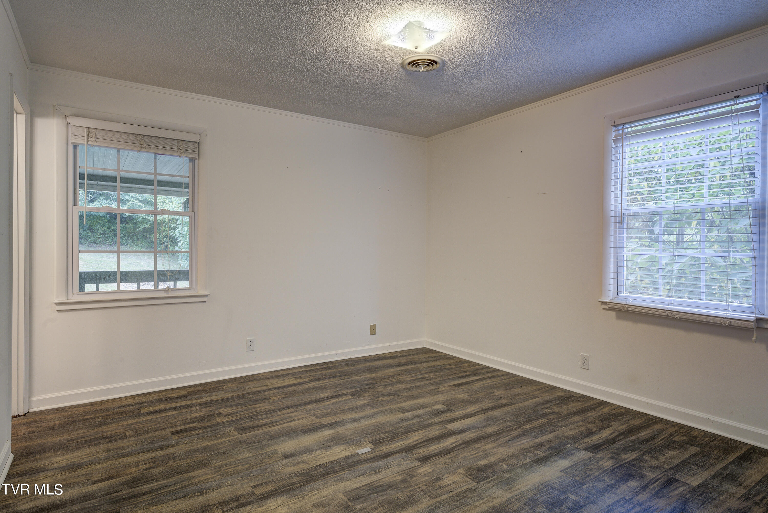 122 Unaka Subdivision Road Elizabethton, TN 37643 - Photo 31 of 46 Unaka-17