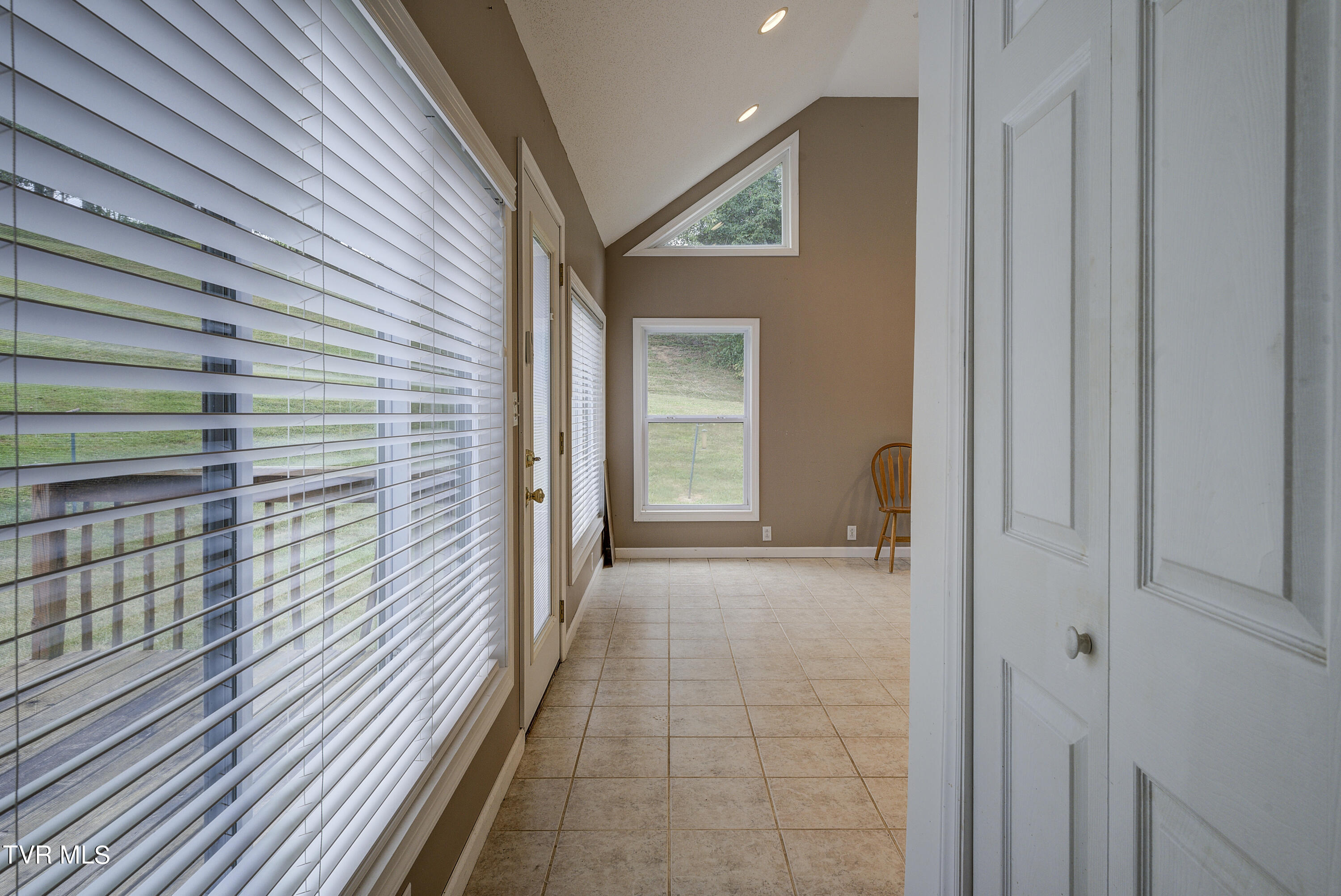 122 Unaka Subdivision Road Elizabethton, TN 37643 - Photo 35 of 46 Unaka-21