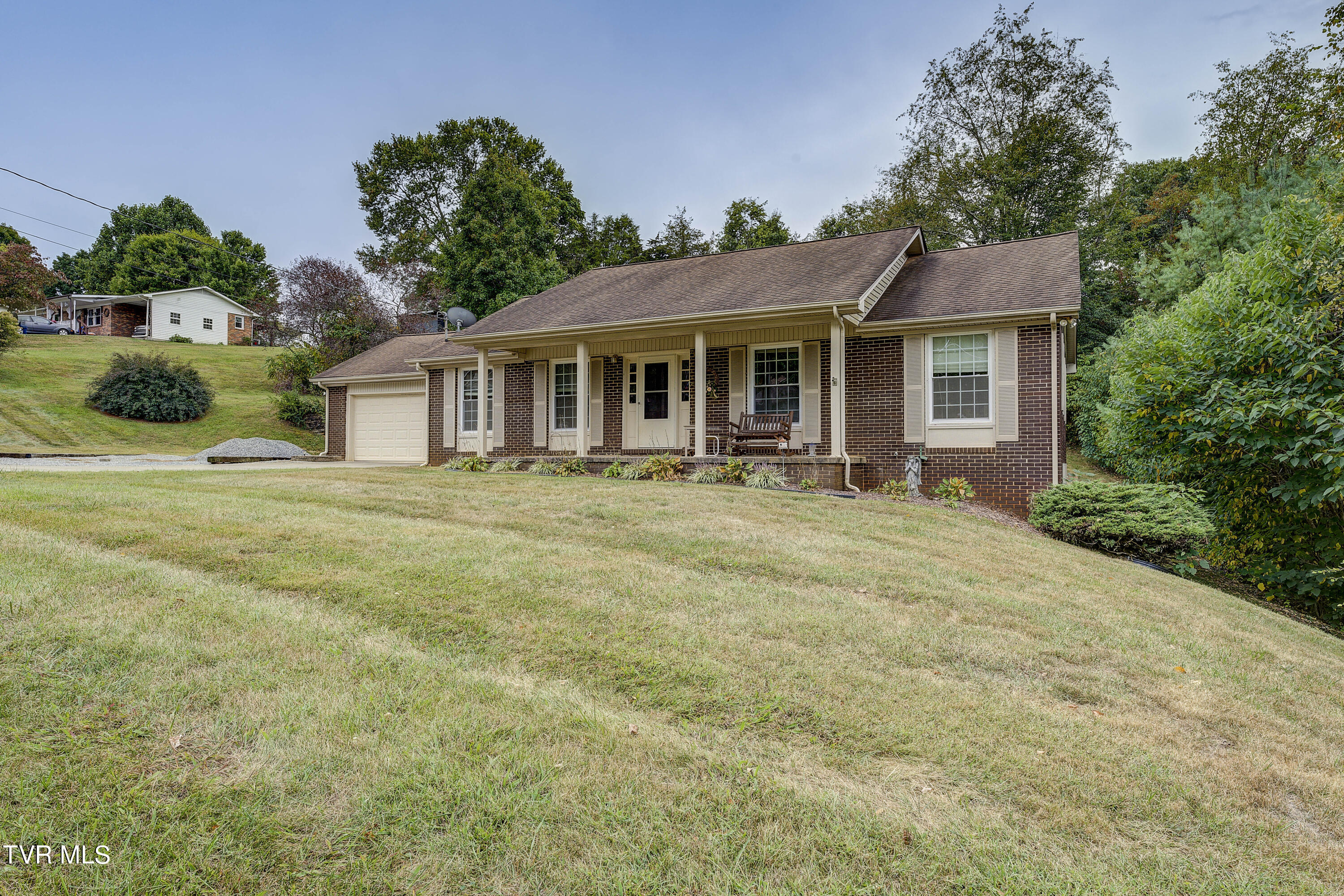 122 Unaka Subdivision Road Elizabethton, TN 37643 - Photo 4 of 46 Unaka-42