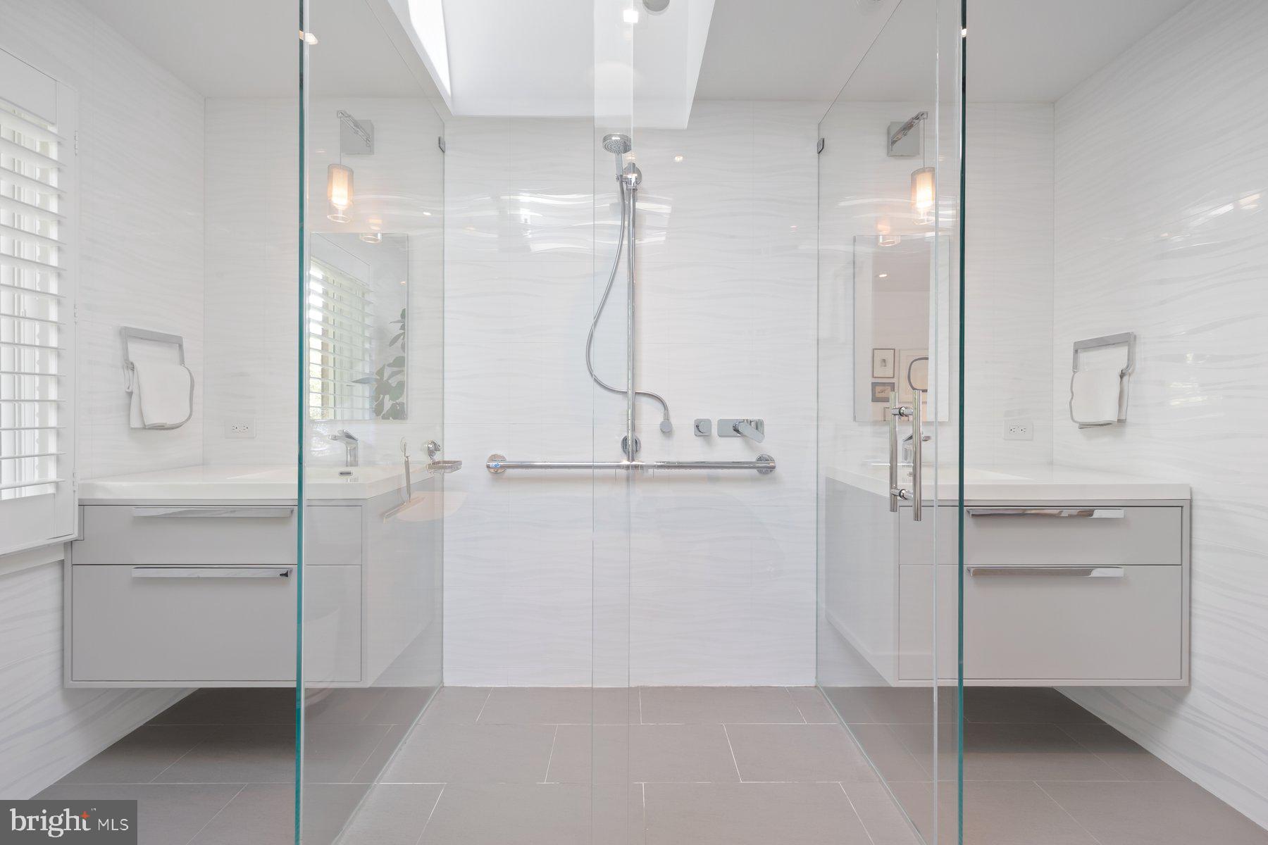 16400 Montecrest Lane Gaithersburg, MD 20878 - Photo 41 of 58 a bathroom with a shower