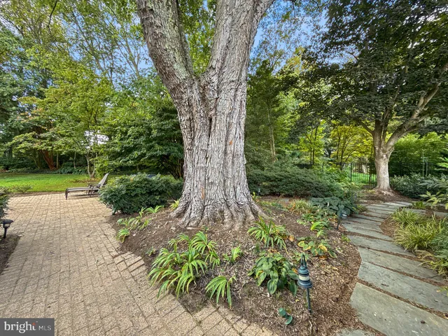 $925,000 | 16400 Montecrest Lane, Gaithersburg, MD 20878