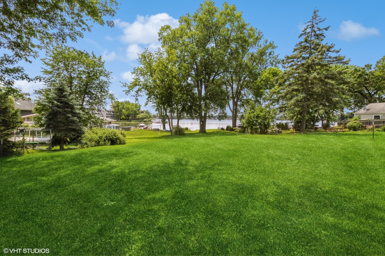 3 Lakeview Drive Mundelein, IL 60060 - Photo 11 of 13