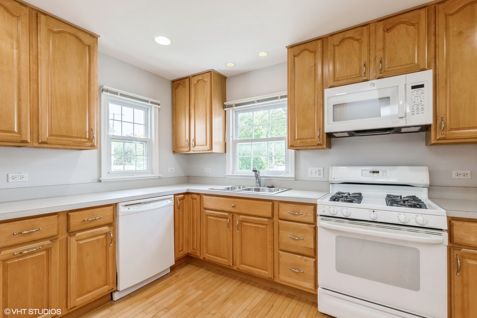 3 Lakeview Drive Mundelein, IL 60060 - Photo 3 of 13