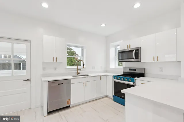 $389,000 | 65 Limekiln Pike, Glenside, PA 19038