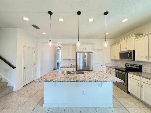 $2,950 | 12377 Streambed Drive, Riverview, FL 33579