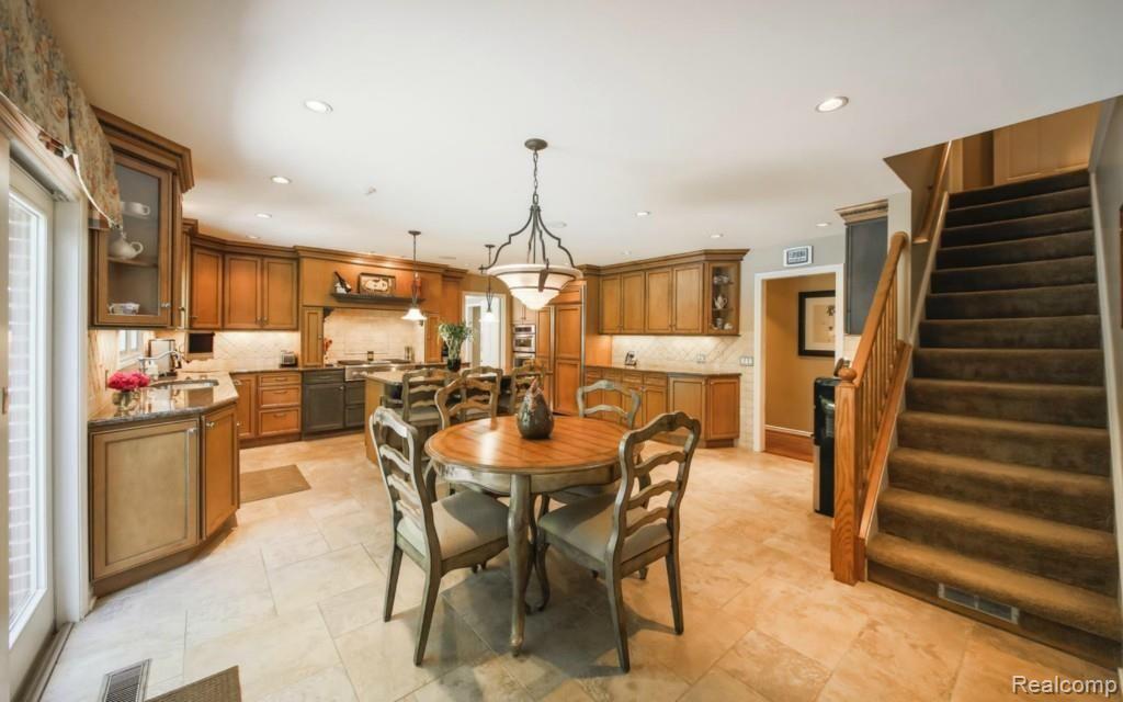 240 Touraine Road Grosse Pointe Farms, MI 48236 - Photo 15 of 50