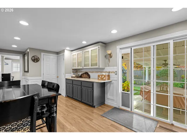 $450,000 | 738 East 2nd Avenue, Sutherlin, OR 97479