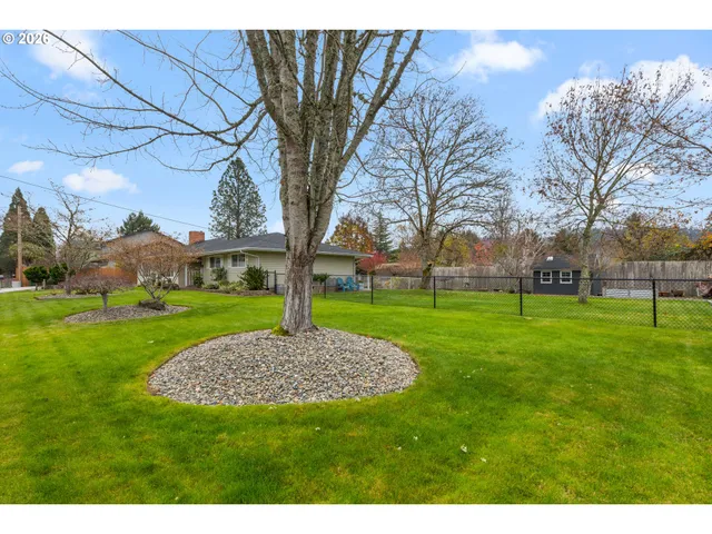 $450,000 | 738 East 2nd Avenue, Sutherlin, OR 97479