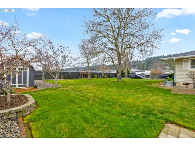 $450,000 | 738 East 2nd Avenue, Sutherlin, OR 97479