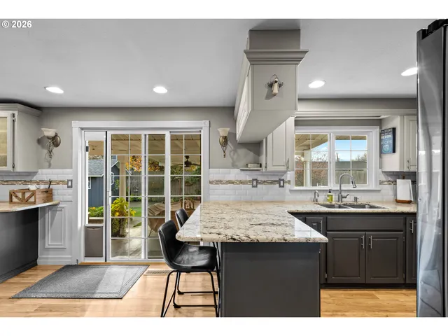 $450,000 | 738 East 2nd Avenue, Sutherlin, OR 97479