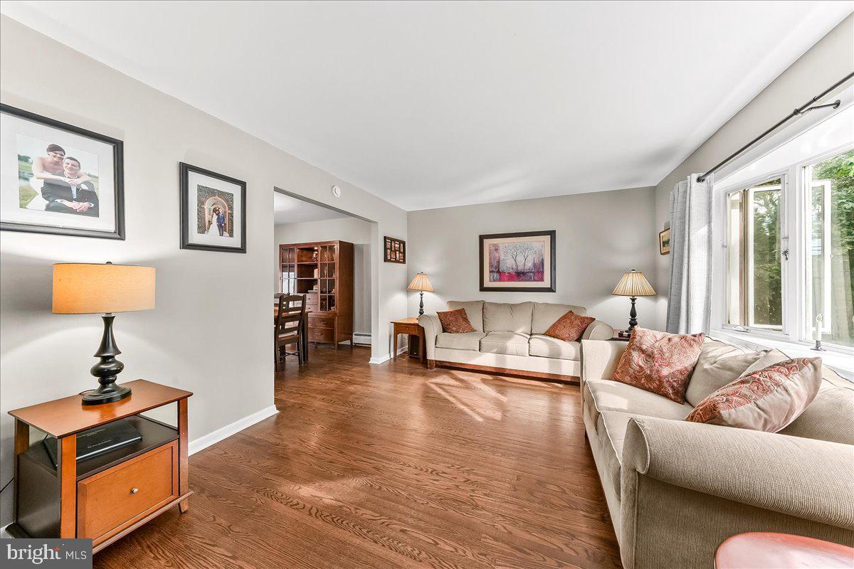 13 McCormick Avenue Ridley Park, PA 19078 - Photo 5 of 41 Living Room