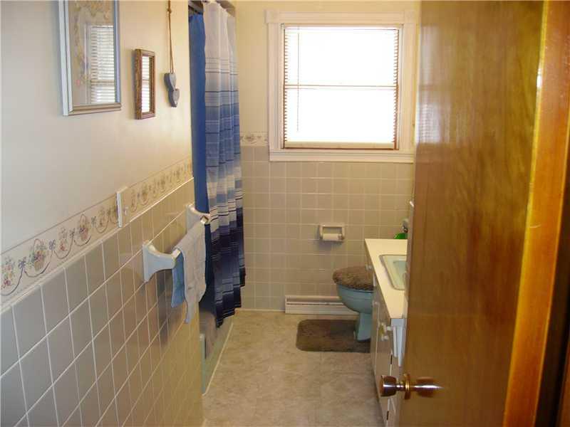 950 Cleland Mill Road New Castle, PA 16102 - Photo 15 of 15 Full Bath.