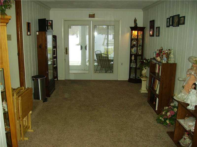 950 Cleland Mill Road New Castle, PA 16102 - Photo 7 of 15 Other. BREEZEWAY