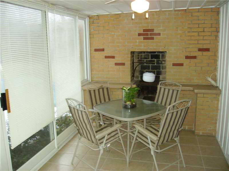 950 Cleland Mill Road New Castle, PA 16102 - Photo 8 of 15 Sunroom.