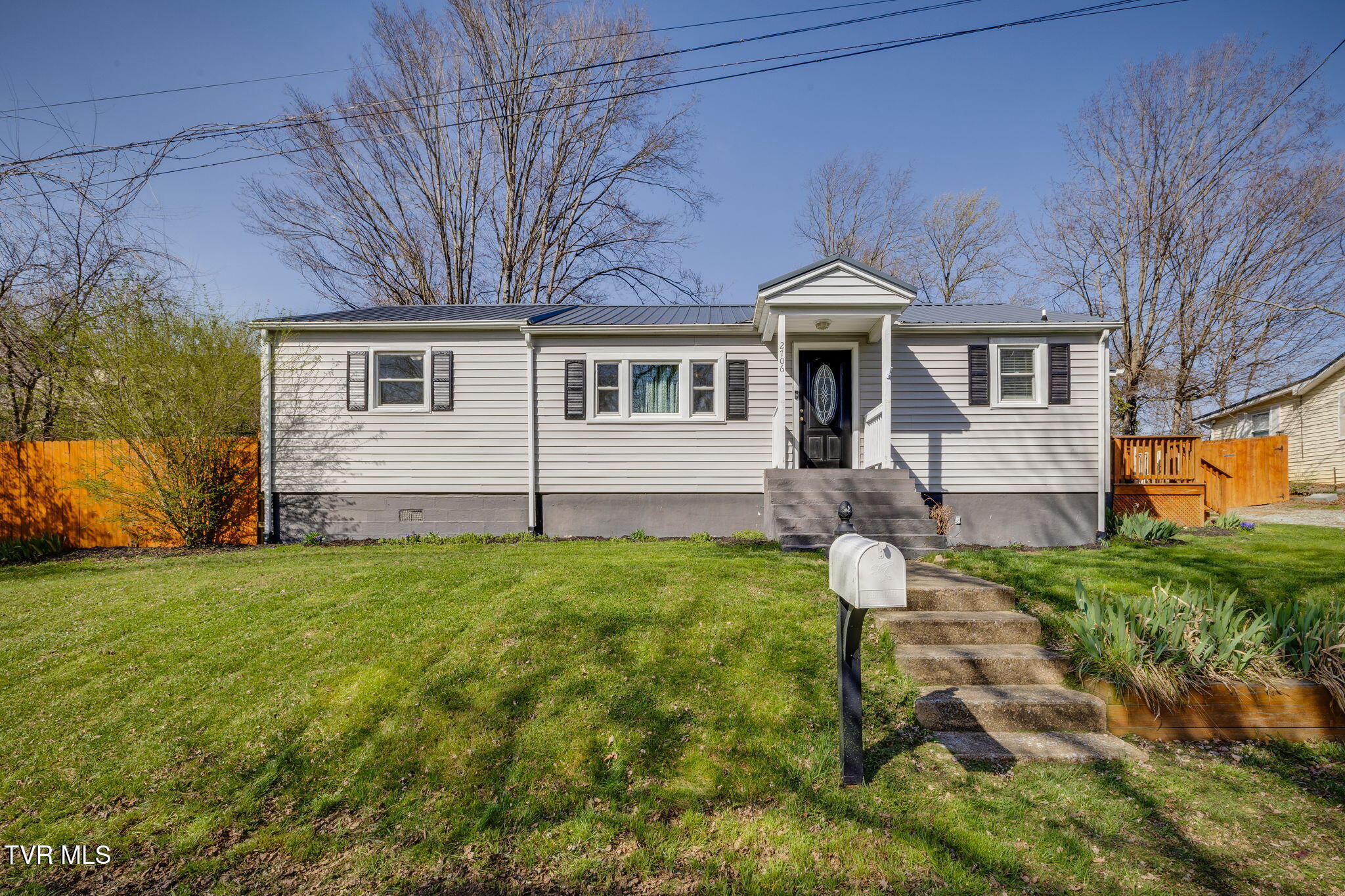 2706 Gray Street Johnson City, TN 37604 - Photo 1 of 33 2706 Gray Street