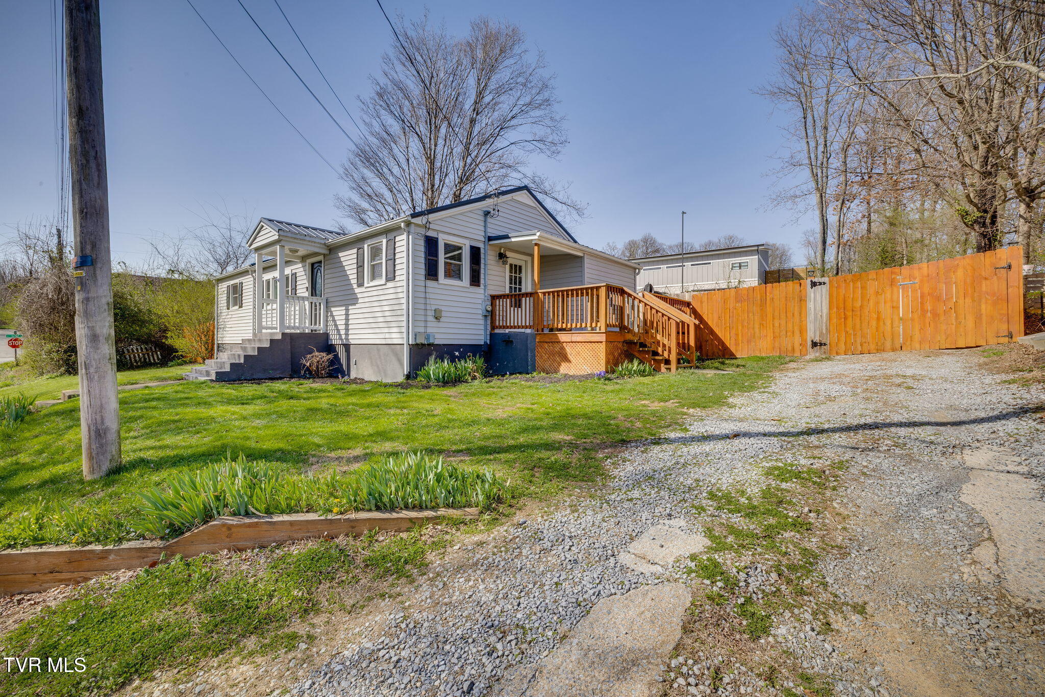 2706 Gray Street Johnson City, TN 37604 - Photo 3 of 33 2706 Gray Street