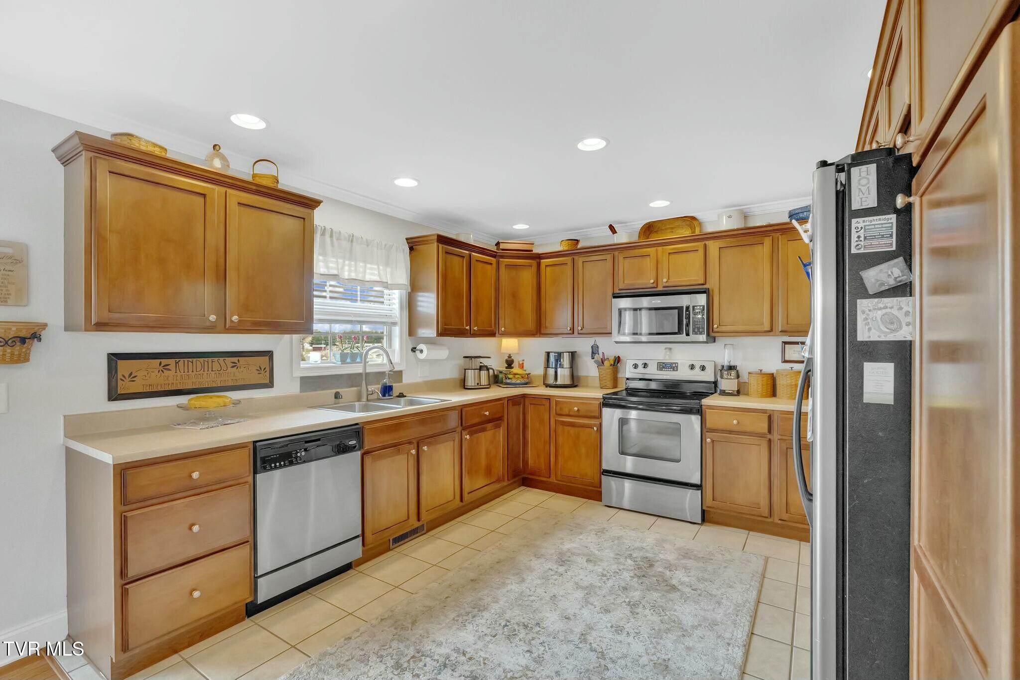 730 Walkers Bend Road Johnson City, TN 37615 - Photo 6 of 34 tempImageCAU6I5