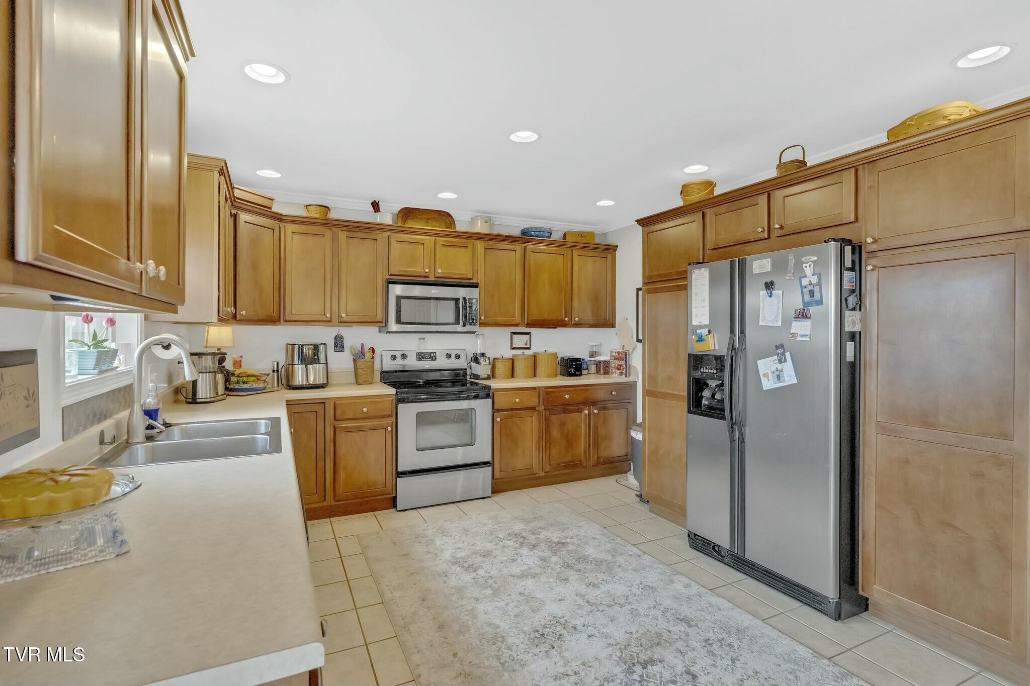 730 Walkers Bend Road Johnson City, TN 37615 - Photo 7 of 34 tempImage3Oehpr