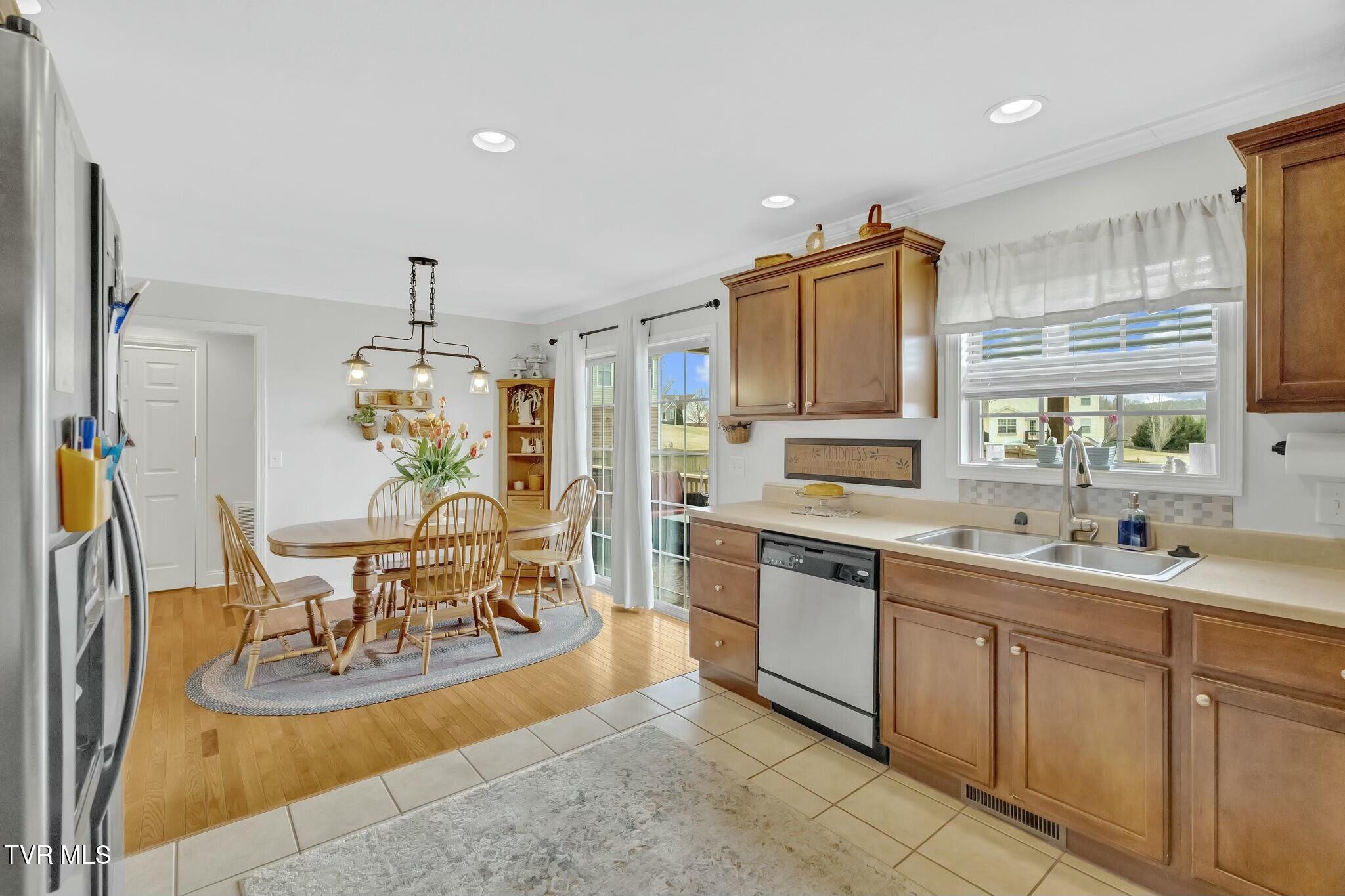 730 Walkers Bend Road Johnson City, TN 37615 - Photo 8 of 34 tempImagekhe652