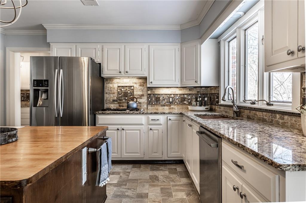 7979 Fox Run Road Indianapolis, IN 46278 - Photo 7 of 60 Gallery Image 7