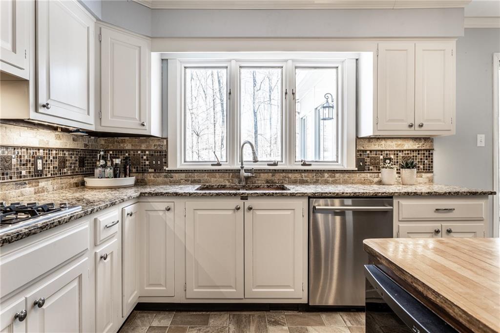 7979 Fox Run Road Indianapolis, IN 46278 - Photo 8 of 60 Gallery Image 8