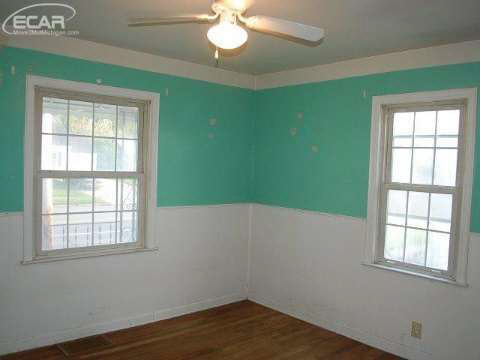 3222 Miller Road Flint, MI 48503 - Photo 14 of 21 20423502-13.JPG