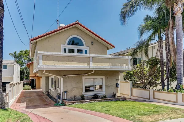 $1,169,000 | 1909 Mathews Avenue, Unit A, Redondo Beach, CA 90278