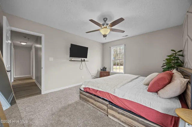 $275,000 | 424 Boysenberry Lane, Hubert, NC 28539