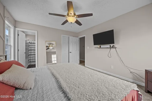 $275,000 | 424 Boysenberry Lane, Hubert, NC 28539