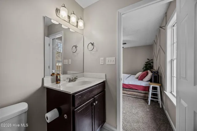 $275,000 | 424 Boysenberry Lane, Hubert, NC 28539