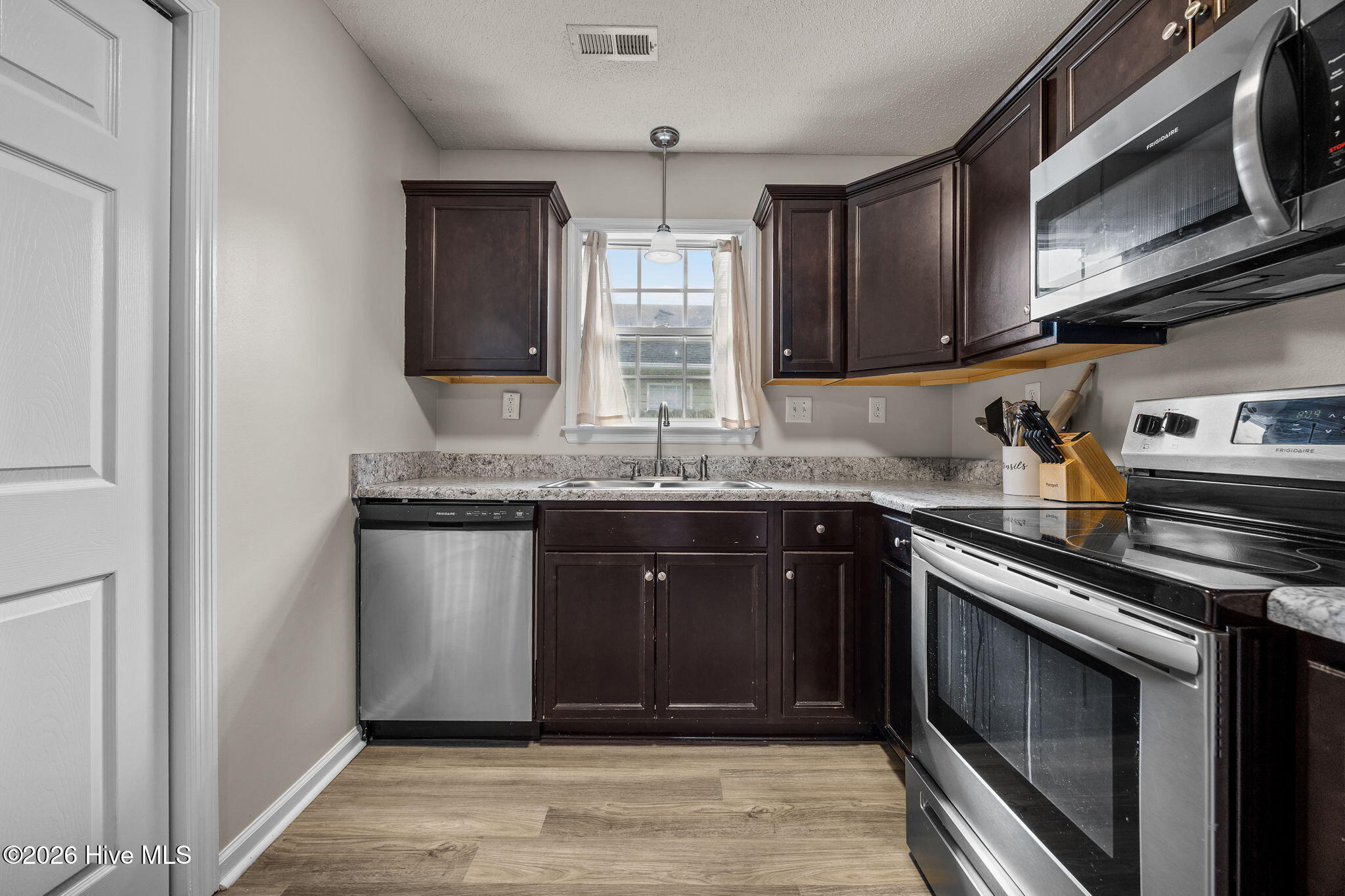 424 Boysenberry Lane Hubert, NC 28539 - Photo 23 of 49 23-web-or-mls-424 Boysenberry Ln. 52