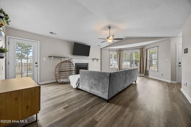 $275,000 | 424 Boysenberry Lane, Hubert, NC 28539