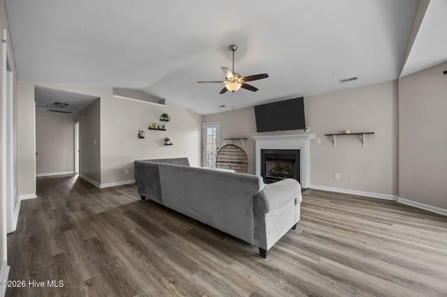 $275,000 | 424 Boysenberry Lane, Hubert, NC 28539