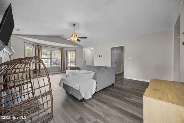 $275,000 | 424 Boysenberry Lane, Hubert, NC 28539