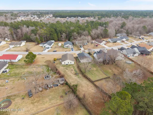 $275,000 | 424 Boysenberry Lane, Hubert, NC 28539