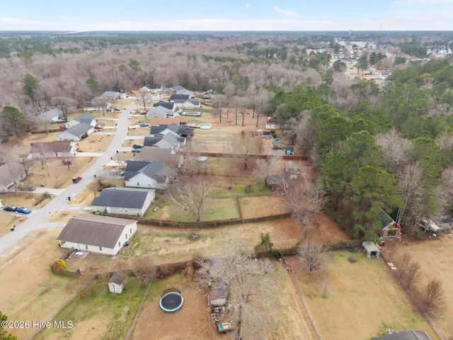 $275,000 | 424 Boysenberry Lane, Hubert, NC 28539