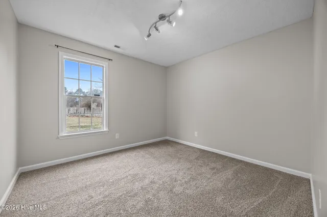 $275,000 | 424 Boysenberry Lane, Hubert, NC 28539