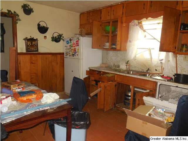 1304 19th Place Southwest Birmingham, AL 35211 - Photo 4 of 5 Gallery Image 4