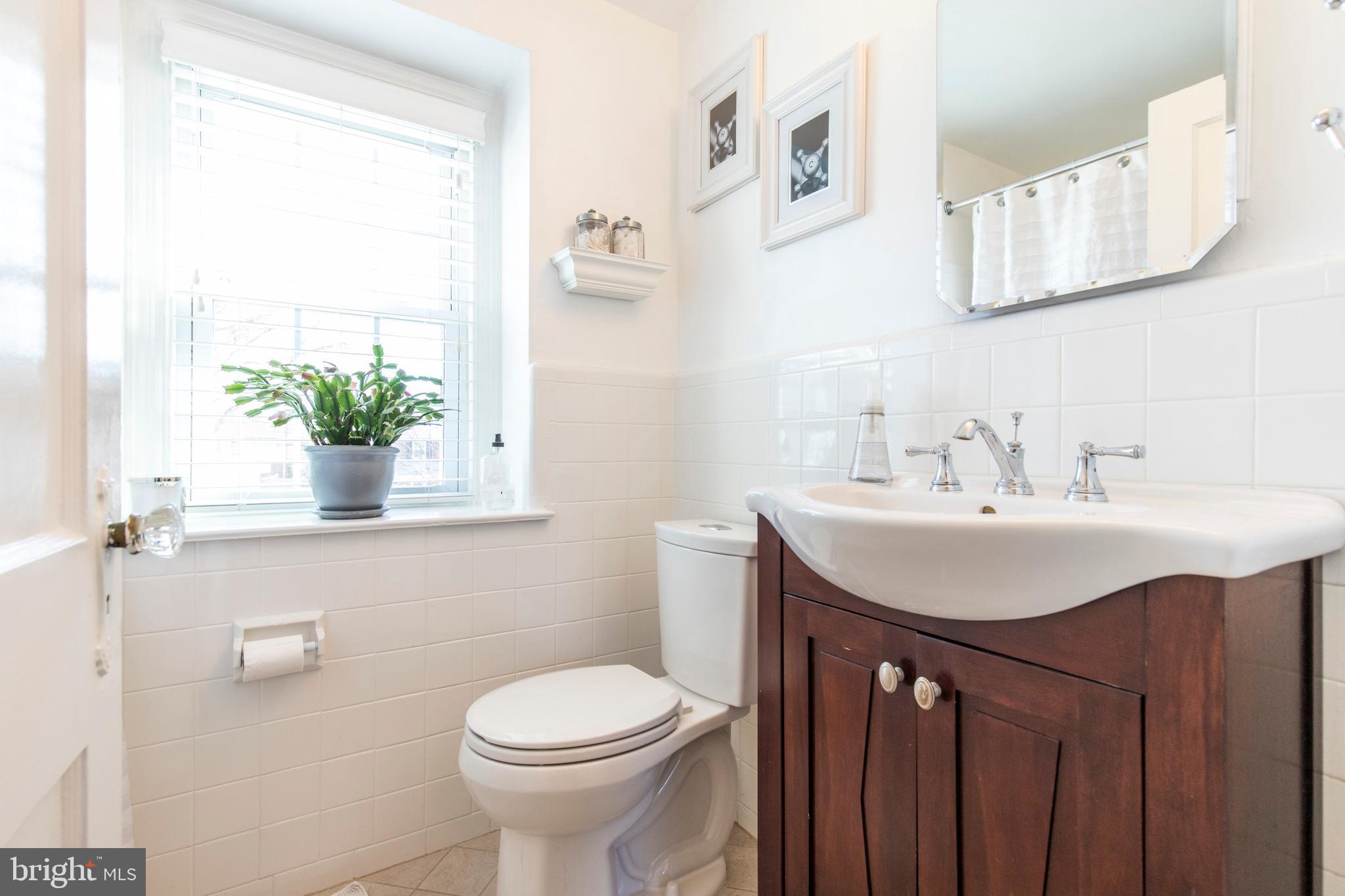 122 Brentwood Road Havertown, PA 19083 - Photo 17 of 31 Hall Bath