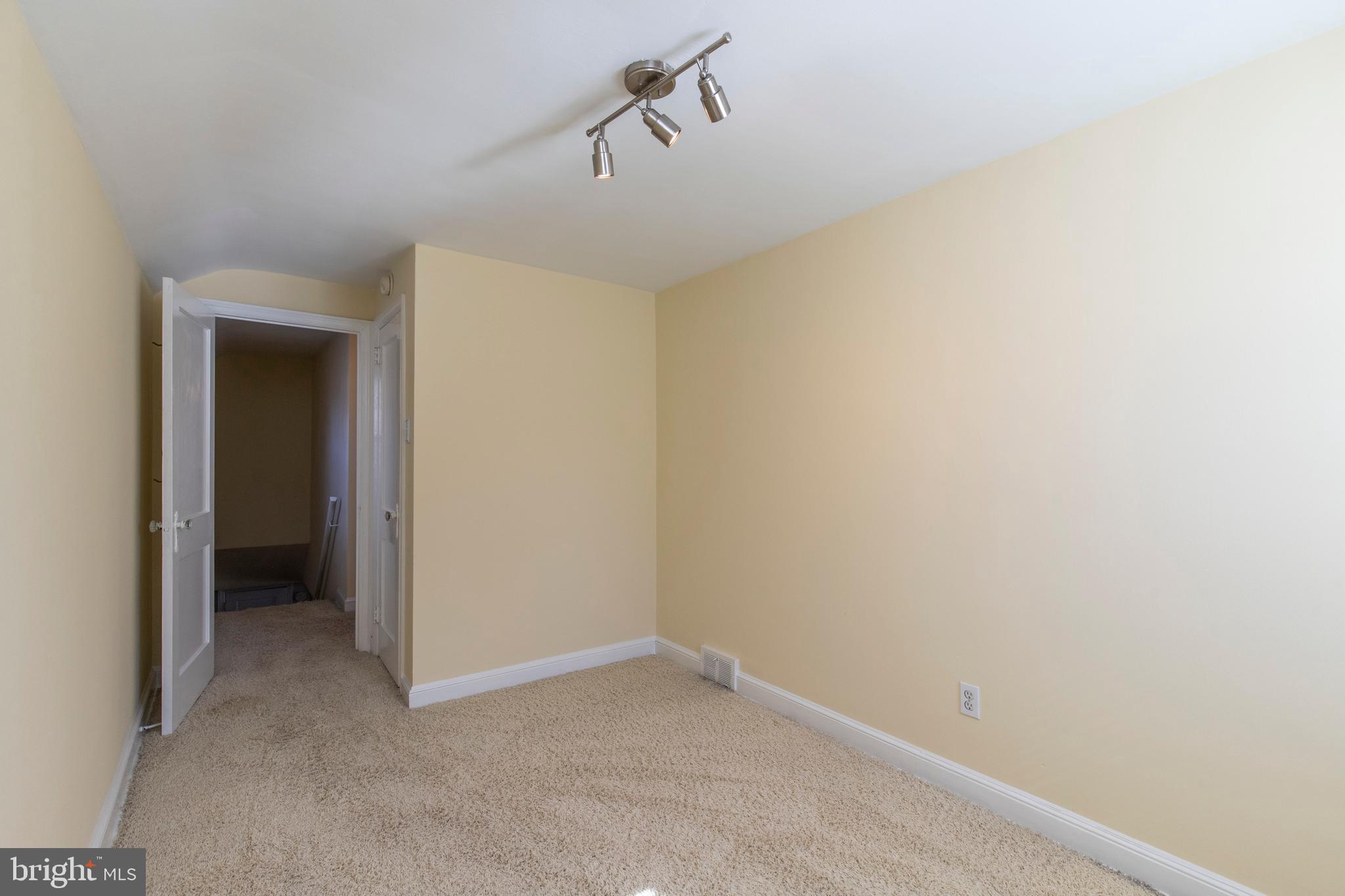 122 Brentwood Road Havertown, PA 19083 - Photo 21 of 31 Bedroom 3