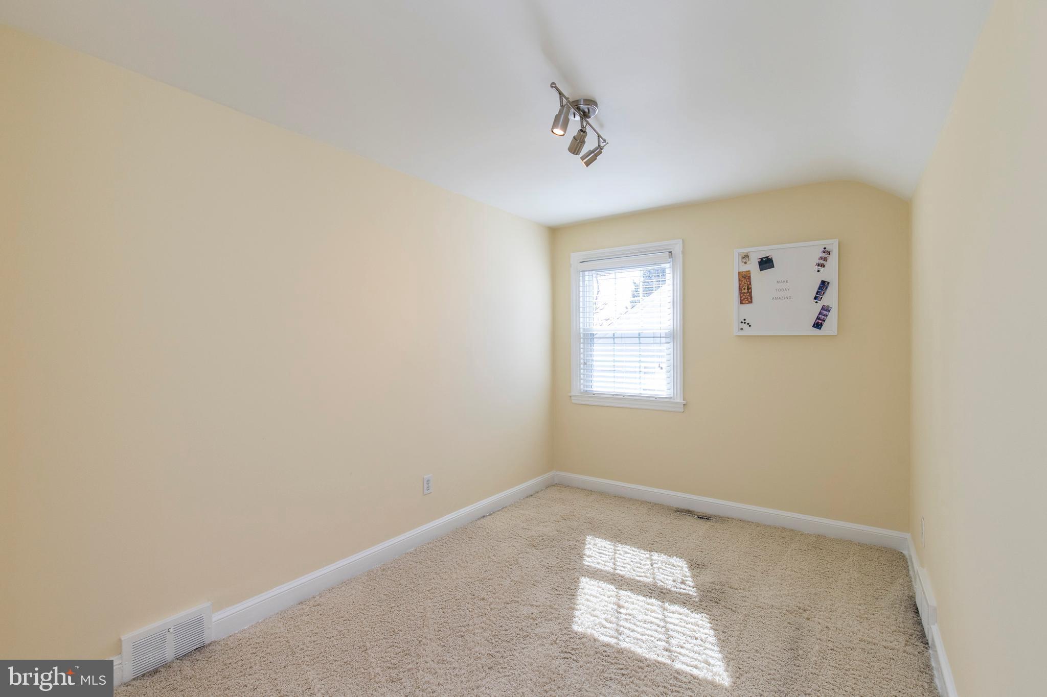 122 Brentwood Road Havertown, PA 19083 - Photo 22 of 31 Bedroom 3