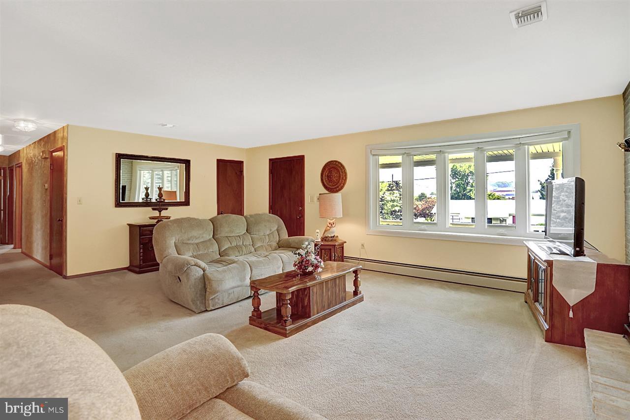 1399 Dayton Road Steelton, PA 17113 - Photo 4 of 20 Gallery Image 4