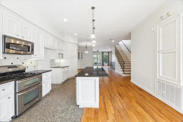 $4,350 | 1231 West Pierce Street, Houston, TX 77019