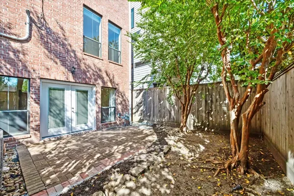 $4,350 | 1231 West Pierce Street, Houston, TX 77019